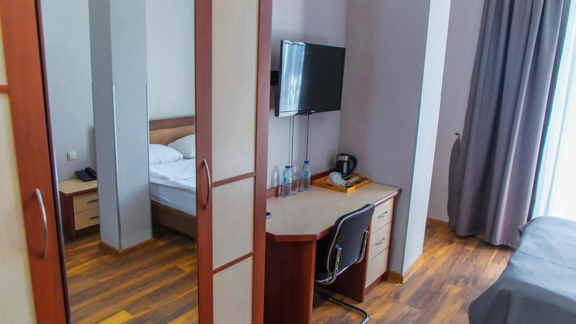 Irmeni Hotel Tbilisi 3*,  Georgien